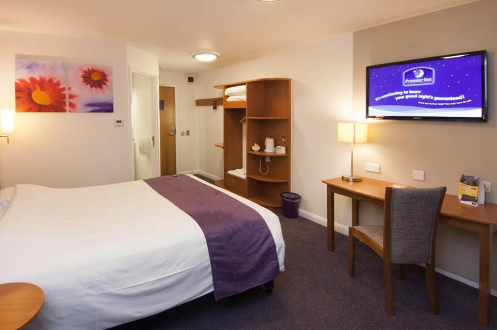 Premier Inn Birmingham City - Aston Exterior foto